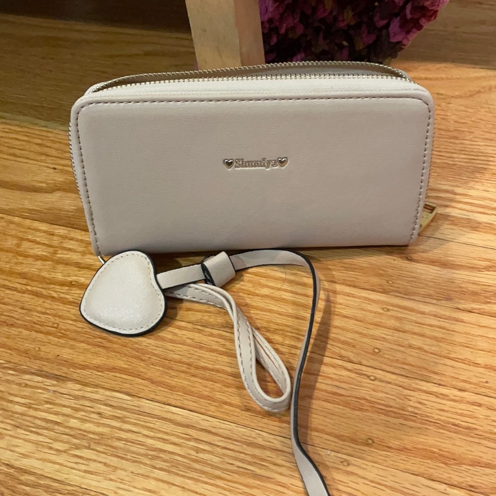 Beige wallet clutche